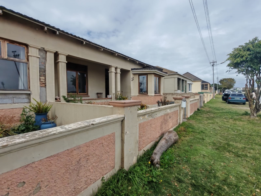8 Bedroom Property for Sale in Sydenham Eastern Cape